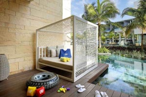 The Family Selection Swim Up Junior Suite Beachside at Grand Palladium Costa Mujeres